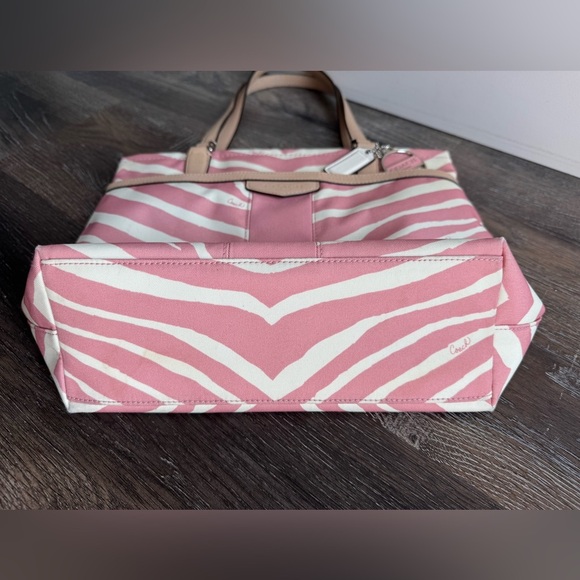 Y2K Coach Pink and White Zebra Print Tote Shoulder Bag - Picture 4 of 9